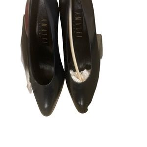 Vintage Navy leather dress pumps New with tags size 8. Beautiful